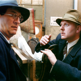 Bezdětní manželé Čížkovi (A. Šišková a B. Polívka) se rozhodnou v roce 1943 ukrývat v tajné spíži svého bytu židovského uprchlíka Davida Wienera, jenž je synem Čížkova bývalého zaměstnavatele. 