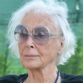 Fialová o rodičích říkala, že „maminka byla buddhistka, tatínek přísný evangelík“.