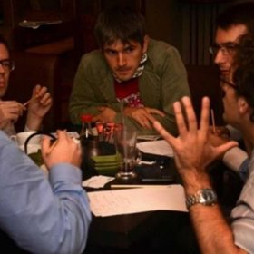 Nelegální činnosti zanechal na radu matky, aby jeho mladší bratr Kip nešel v jeho stopách.