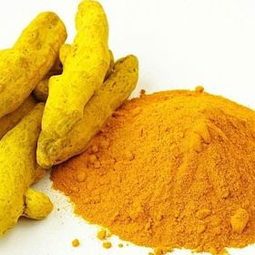 Kurkuma, která je hlavní složkou kari, je spojená se sníženým výskytem Alzheimerovy choroby, pravděpodobně díky svým protizánětlivým a antioxidačním vlastnostem. Také bylo prokázáno, že slouží jako prevence vzniku nádorů.