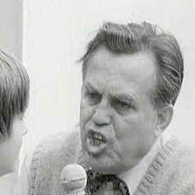 Jako řádný člen prošel Divadlem 5. května a v roce 1947 založil své Divadélko Strýčka Jedličky pro děti.