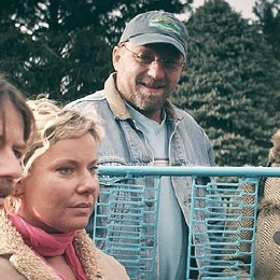 Ondra s Vítkem jsou kamarádi a navíc sousedi z dvojdomku, ve kterém oni a jejich rodiny žijí v naprosté harmonii. 