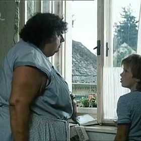 Po vsi se rozšíří fámy, které vydá do placu Miluna, a rozpoutají mezi rodinami Konopníkových a Škopkových pořádnou bitvu. 