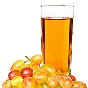 Hroznová šťáva:
Hroznová šťáva je velmi zdravá, pít by ji měli ti, kteří mají problémy s krví. Dobrá je i na očistné kúry. Nejlepší je čerstvě vylisovaná hroznová šťáva, ale můžete ji také zmrazit, případně ji i sterilizovat. Očištěné hrozny vařte na mírném ohni za občasného míchání asi hodinu. Potom šťávu přeceďte a změřte. Na litr hroznové šťávy dejte kilo cukru a 15 g kyseliny citronové. Převařte, pěnu sesbírejte a naplňte do zavařovacích sklenic. Hroznovou šťávu zavařujte asi 20 minut na 80 - 90 °C.