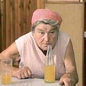 "A kdopak že to je?" 
"Nějaká inženýrka z Prahy."