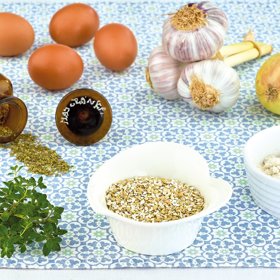 Pohankové karbanátky:

200 g pohanky  
80 g cibule  
2 ks slepičích vajec    
4 stroužky česneku  
špetka majoránky a špetka soli 
40 g celozrnné špaldové mouky. 
