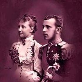 Stefanie se narodila jako druhá dcera belgického krále Leopolda II. (1835-1909) a jeho ženy královny Marie Henriety (1836-1902).