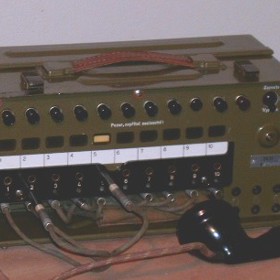 Zvláštním druhem jsou mobilní ústředny, které kromě spojování hovorů plní i úlohy spojené s mobility managementem a roamingem.