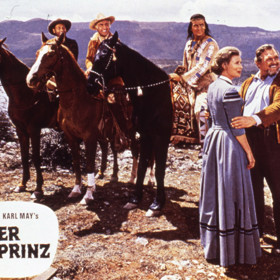 Lovce chce nechat zavraždit a prostřednictvím svého nastrčeného člověka zavést osadníky do léčky.