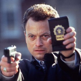 Jednoho dne je v Central Parku, za bílého dne, uprostřed davu lidí, unesen jeho syn Sean. Neznámí únosci požadují za navrácení dítěte dva miliony dolarů.