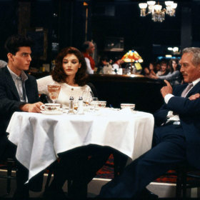 Eddieho mrzí, že do hry nevkládá tolik, kolik by mohl. A tak ho pozve i s jeho přítelkyní Carmen na večeři a mladého muže přesvědčí, aby se stal jeho žákem.