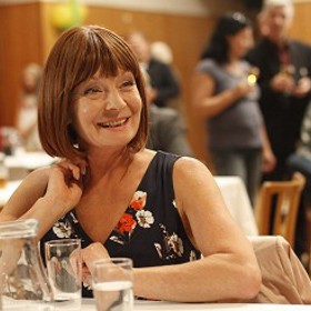 Vilma Cibulková hraje v komedii renomovanou psycholožku, která se rozhodne partnerskou krizi vyřešit.