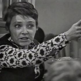 V roce 1959 se stalo jejím domovským divadlem pražské libeňské Divadlo S. K. Neumanna, kde působila až do roku 1972.