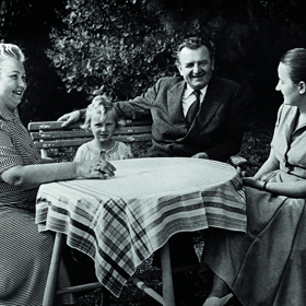 Marta Gottwaldová, rozená Marie Holubová, byla manželkou čtvrtého československého prezidenta Klementa Gottwalda.