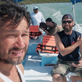 A to ve všech směrech.