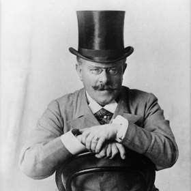 Thomas John Barnardo byl britský zakladatel dětských domovů. Díky němu se začal stát více věnovat ochraně dětí před zanedbáváním a zneužíváním.