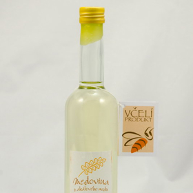 Medovina z rodinné farmy Pleva.