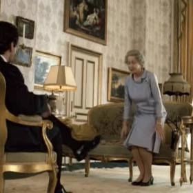  V roce 1579 trápí její rádce jediná věc. Alžběta se až dosud odmítala vdát. A bez manžela nelze mít přímého dědice, následkem čehož vzniká nebezpečí občanské války mezi možnými následníky.