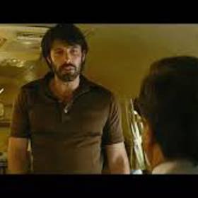 Příběh je natočen na motivy skutečných událostí, ve skutečnosti však operace probíhala bez větších problémů.