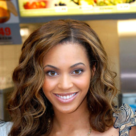 Díky hitům „Crazy in Love“ a „Baby Boy“ se umístila na vrcholu žebříčku Billboard Hot 100. Po zakončení spolupráce se skupinou Destiny’s Child, vydala v roce 2006 své druhé studiové album B’Day.