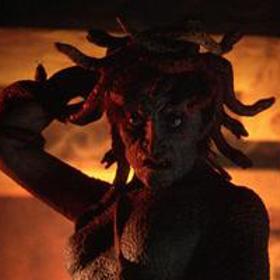 Calibos, syn bohyně Thetis, je pohledný mladý muž předurčený k svatbě s princeznou Andromedou, dcerou královny Kassiopei s jejím bohatým městem Joppa. 