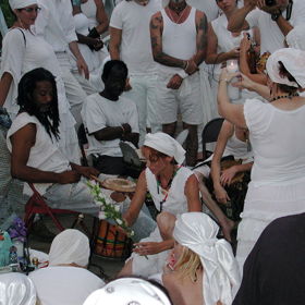 Rituál voodoo v New Orleans.