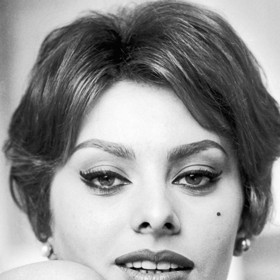 Byla velmi blízkou přítelkyní Michaela Jacksona.