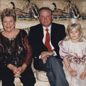 William Barron Hilton (23. října 1927 - 19. září 2019) byl americký obchodní magnát , filantrop a sportovec.