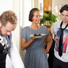 Věčně tvá nevěrná: Josef Valoušek (Saša Rašilov) podvádí svou manželku Milušku (Lenka Vlasáková). A ta mu na to jednoho dne dojde.