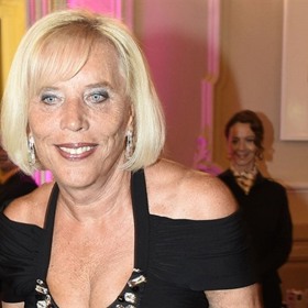 Chvíli po té zažádala o licenci pro první soukromé vysílání v České republice u Rady pro rozhlasové a televizní vysílání.