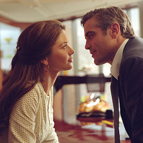 Marylin Rexrothová je vypočítavá potvora, která se rozhodla, že si peníze na svou nezávislost vydělá rozvody s bohatými manželi.