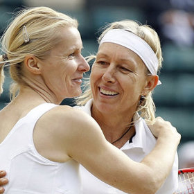 Na profesionální okruh WTA vstoupila v únoru 1987. 