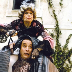 Mezi její zdejší nejslavnější role vytvořené v tomto divadle patří Dolly Leviová ve známém muzikálu Hello Dolly, paní Pearcová v muzikálu My Fair Lady nebo slečna v muzikálu Kabaret.