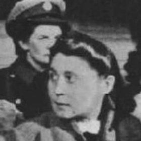 Surová dozorkyně v nacistických koncentračních táborech Greta Bösel (na snímku při poválečném soudu) byla původním povoláním zdravotní sestra.