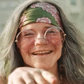 Uvažovala o kariéře výtvarné umělkyně, začala studovat sociologii a později umění, žádné studium však nedokončila.