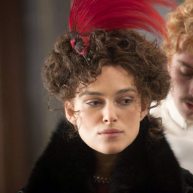 Anna Karenina žije v lehce unaveném manželství s vysokým vládním úředníkem.