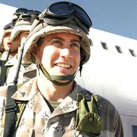 Mariňák je film o válce v Zálivu, tedy válce bez války. Je to sonda do života amerických vojáků v Iráku, kteří se připravovali na boj o život a ten se nakonec vlastně nekonal.