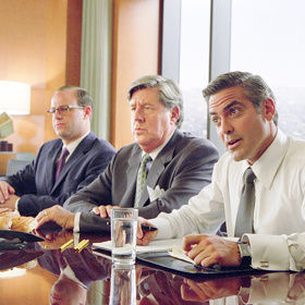 Je specialistou na rozvody a vyhrává všechny spory, dokonce i tehdy, když je jeho mandant usvědčen z nevěry. 