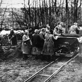 Velkou radost jí dělalo mučení vězněných žen.