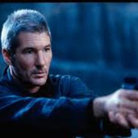 Ve společné akci amerických a ruských bezpečnostních sil vedených ruskou majorkou Kozlovovou a zástupcem FBI Prestonem je zabit bratr mafiánského bosse Tereka Murada.