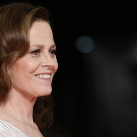 Sigourney na svém filmovém kontě nemá jen thrillery, ale i komedie a romantické filmy – Podnikavá dívka, Krotitelé duchů II, Před svatbou.