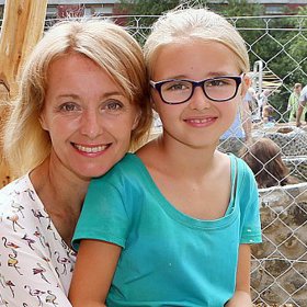 Ještě jako adeptka herectví pak dostala velké příležitosti v několika filmech. Dceru hlavního hrdiny Evu ztvárnila ve smutné komedii Samorost, známější je ale její hlavní role (po boku Jana Čenského) v komedii Když rozvod, tak rozvod.