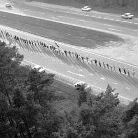 Cesta ke svobodě je novým pohledem na revoluční rok 1989, který dosud zůstával skrytý na fotografických negativech.