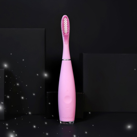FOREO ISSA 2: 35% OFF
Úroveň pokročilé péče o zuby se znovu posunula. ISSA 2 kombinuje elegantní, voděodolný design a je vylepšena o sonické pulzy
a kombinovanou hlavici kartáčku. Inovativní ISSA 2 je sonickým elektrickým zubním kartáčkem s životností baterie až 265 dní na
1 nabití, který vám pomůže zajistit, že vám nikdy neunikne péče o zuby bez ohledu na hektický životní styl.