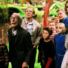 Karlík a továrna na čokoládu je americký film z roku 2005, natočený podle stejnojmenné knihy britského autora Roalda Dahla režisérem Timem Burtonem. V hlavních rolích účinkují Johnny Depp jako Willy Wonka, Freddie Highmore jako Karlík Bucket a Anna Sophia Robb jako Fialka Garderóbová.