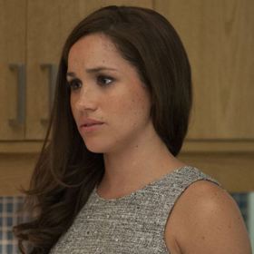 Narodila se v Los Angeles, kde také začala studovat herectví. V roce 2002 se poprvé objevila jako herečka, a sice v epizodě televizního seriálu General Hospital. Na snímku v seriálu Kravaťáci (2012).