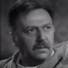 Hugo se narodil dne 19. února 1901 v Brně na Biskupské ul. (kde má svou pamětní desku). Jeho matka byla ruská šlechtična - emigrantka židovského původu.