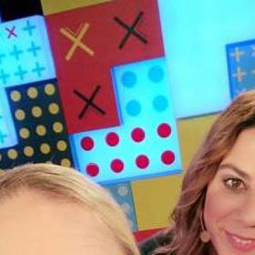 Aneta Langerová je česká zpěvačka a hudebnice. Záhy po vítězství v soutěži Česko hledá SuperStar 2004 se stala jednou z nejpopulárnějších českých zpěvaček. Být interpretkou jí ale nestačilo. Ve snaze o ryzí autenticitu se vydala na cestu k psaní vlastních písní. Vystudovala obchodní akademii v Praze.