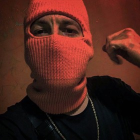 Hugo Toxxx je český rapper, bývalý člen labelu Bigg Boss a zakladatel labelu Hypno 808.
