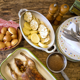 V Babiččině zahradě sáhli po klasice a dobře udělali. Jejich husa s křupavou kůrčičkou, variace knedlíků a červené zelí vás dostanou.